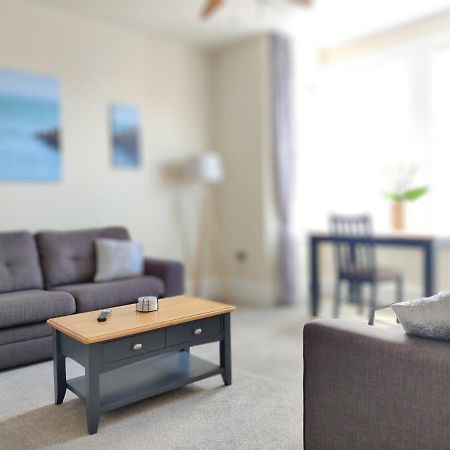 Escape To The Coast In A Luxurious Private Apartment Herne Bay Extérieur photo