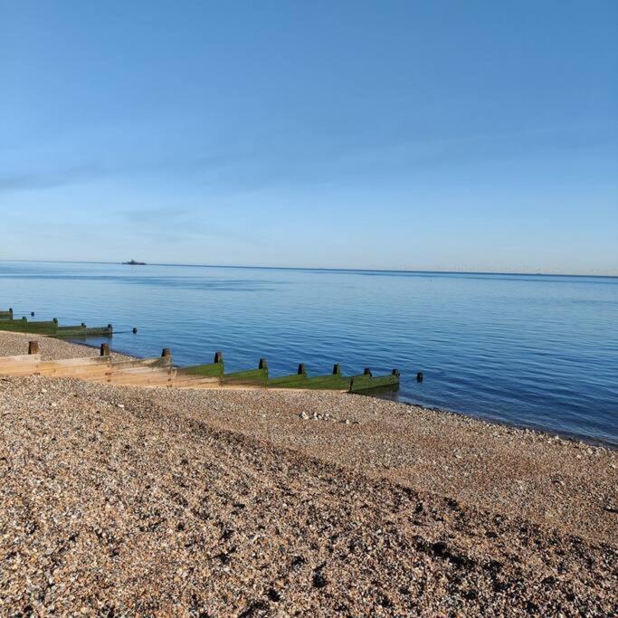 Escape To The Coast In A Luxurious Private Apartment Herne Bay Extérieur photo