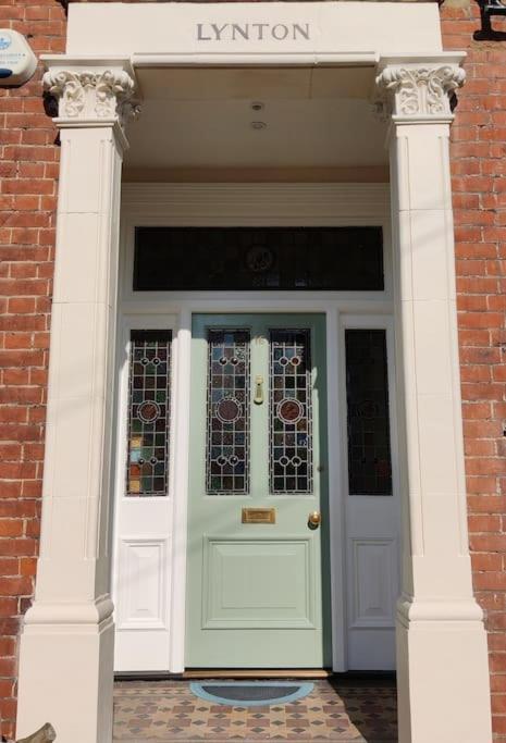 Escape To The Coast In A Luxurious Private Apartment Herne Bay Extérieur photo